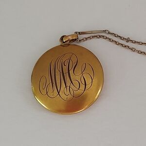 Vintage Engraved Gold Tone Locket Necklace